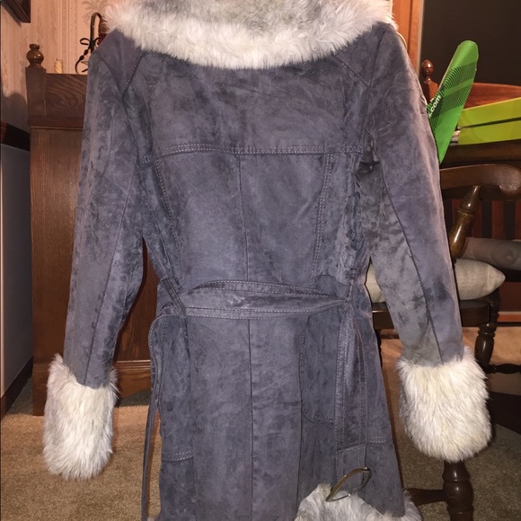 Gray Faux Fur Trimmed Coat - Picture 5 of 8